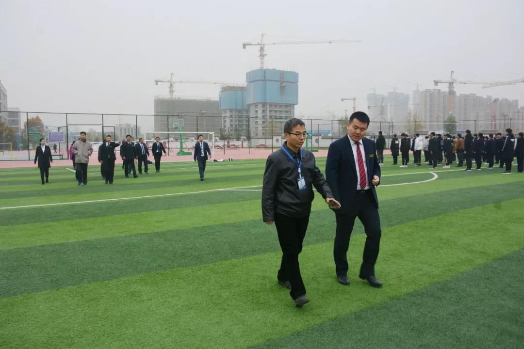 热烈欢迎西安市人社局专家组领导莅临我校指导工作