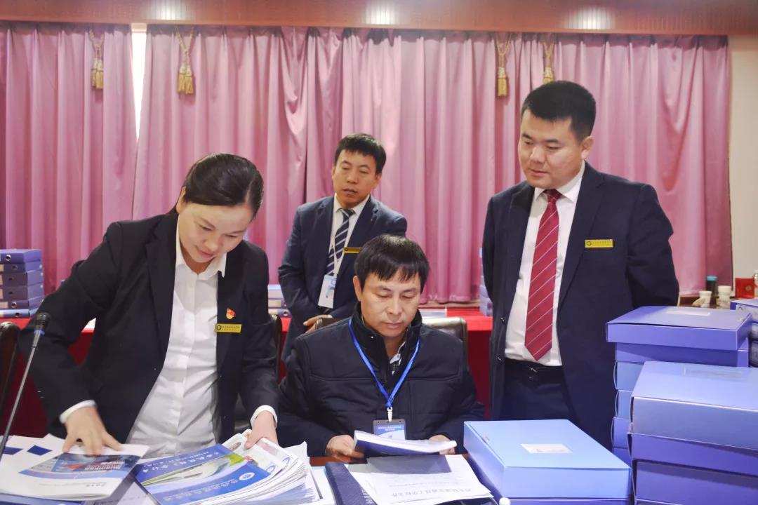 热烈欢迎西安市人社局专家组领导莅临我校指导工作